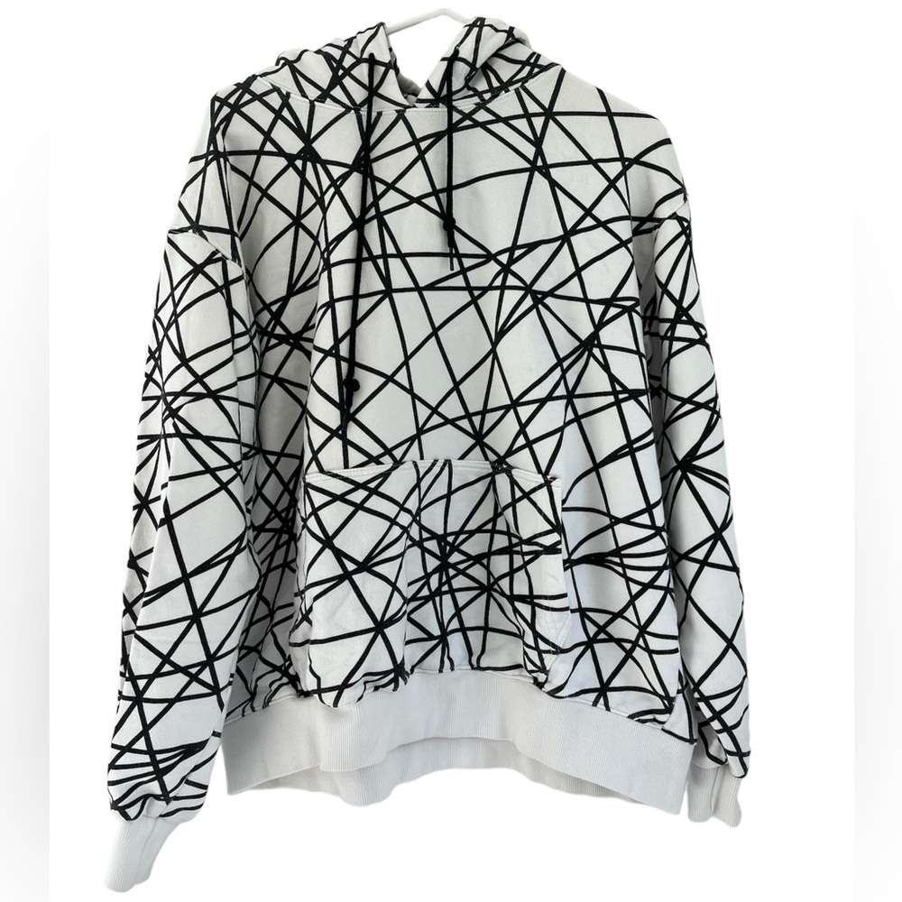 Neoity Black White Graphic Print Hoodie Sweatshirt Free Size